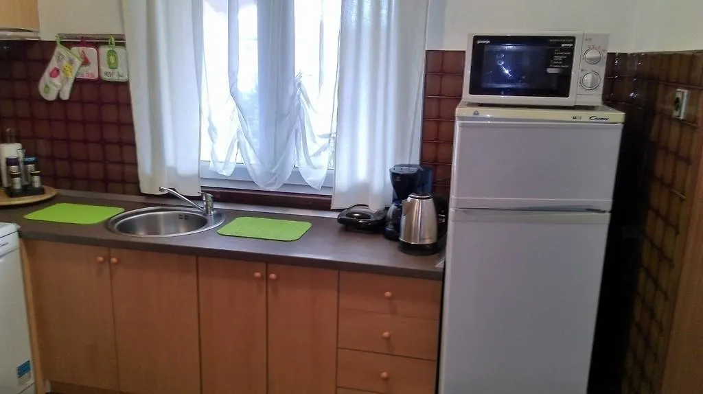 Rina Apartments ラビン